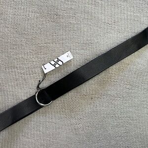 B Low the Belt black wrap belt w silver round ring closure NWT